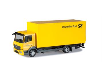 Herpa 303552 MB Atego '13 Koffer-LKW Deutsche Post