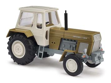 Busch 42844 Traktor Fortschritt ZT300-D, grün - H0 (1:87)