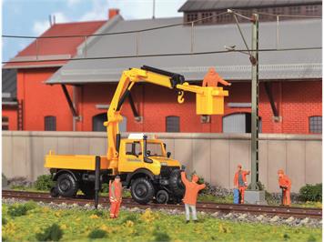 Kibri 14991 Zweiwege UNIMOG GleisBau mit Arbeitskran und Korb, H0 (1:87)