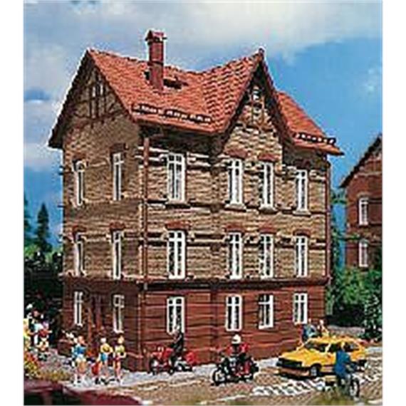 Wohnhaus am Bahndamm Spur H0