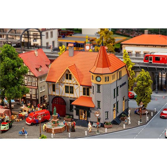 Faller 130649 Rathaus mit Feuerwehrgarage, H0 (1:87)