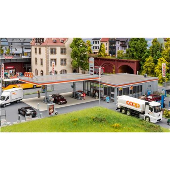 Faller 190560 Coop Tankstelle mit Coop Pronto Shop, Ep. VI, Bausatz - H0 (1:87)